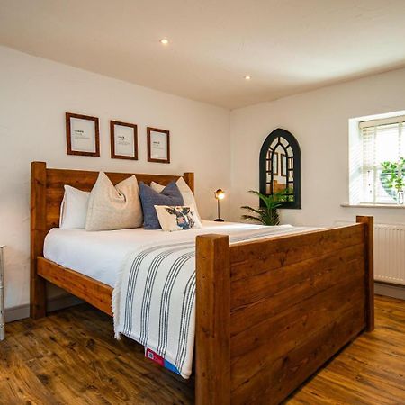 Cosy Farm Conversion In The Heart Of Pembrokeshire Maenclochog Exterior photo
